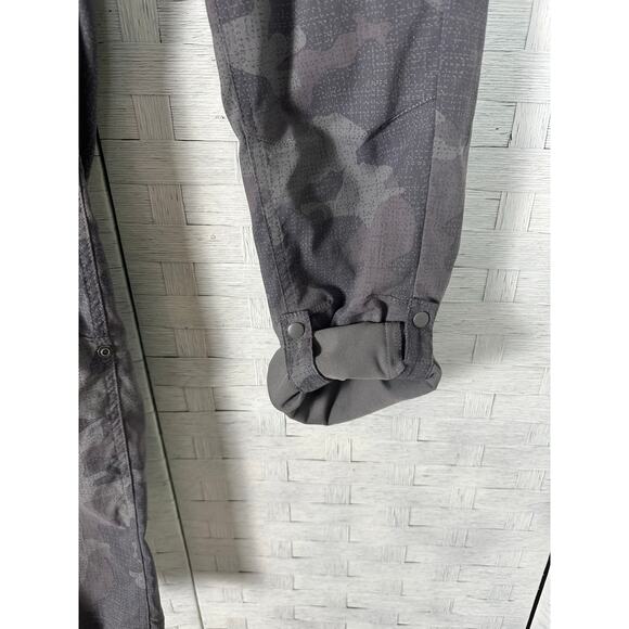 Prana women’s cargo pants gray camouflage roll tab packets outdoor gorpcore - Picture 8 of 16